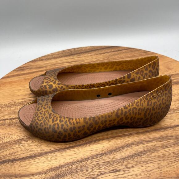 Crocs Carlie Ballet Falts Womens Size 6 Leopard Print Ladies Peep Toe Sandals - Picture 3 of 8